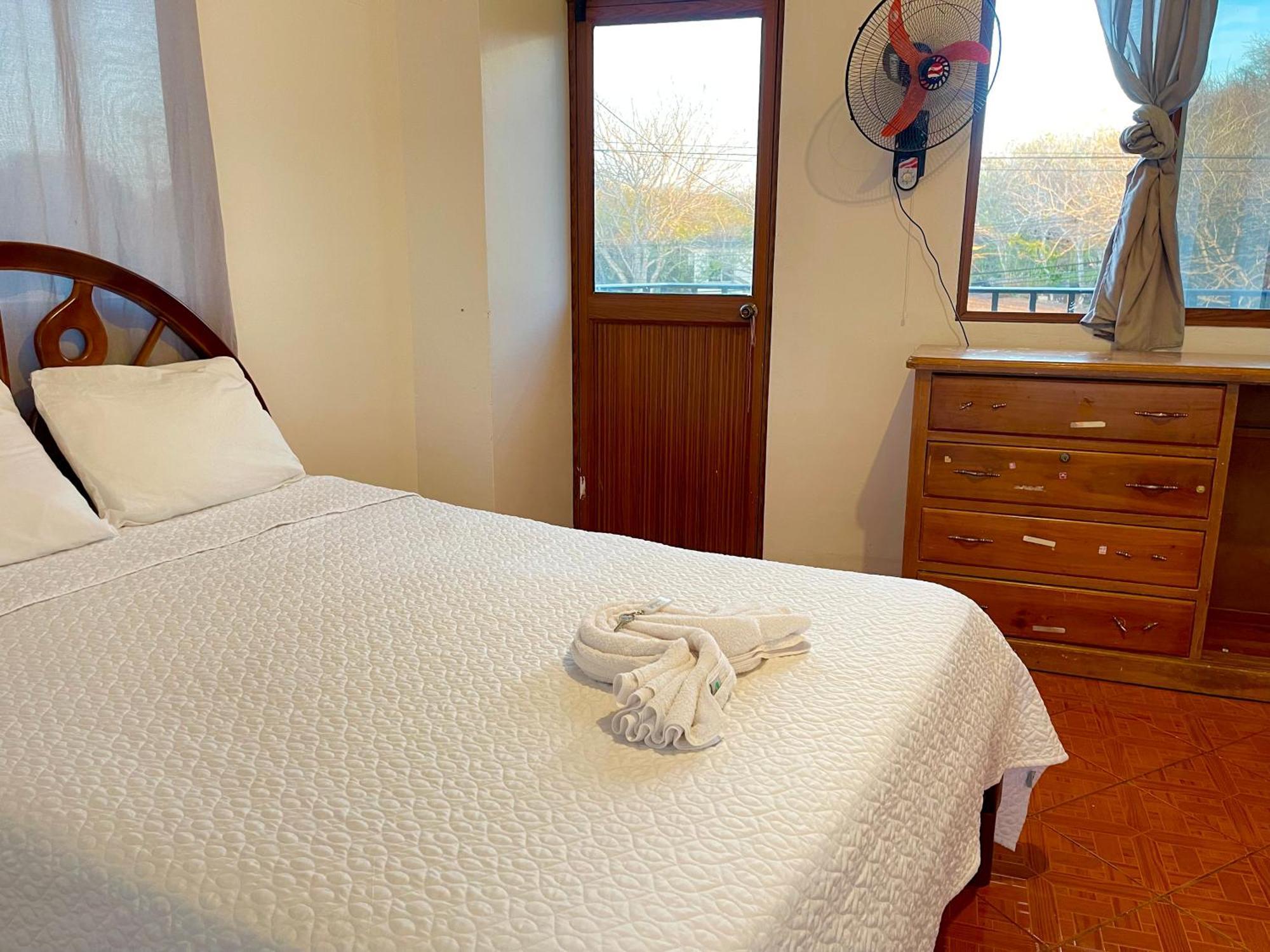 Hostal Vista Al Mar Hotell Puerto Baquerizo Moreno Exteriör bild